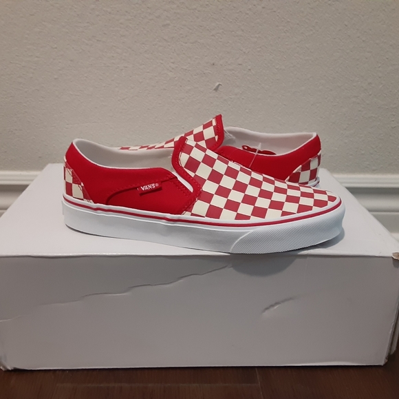 Vans - Picture 1 of 4